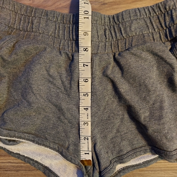 Gymshark shorts - Picture 3 of 5